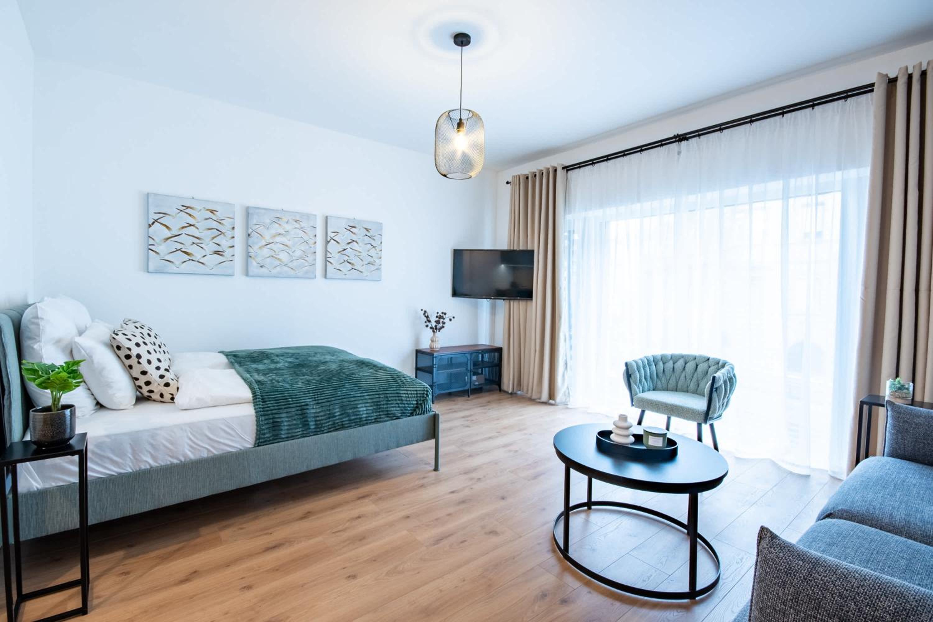 Central - Modern - Trendy