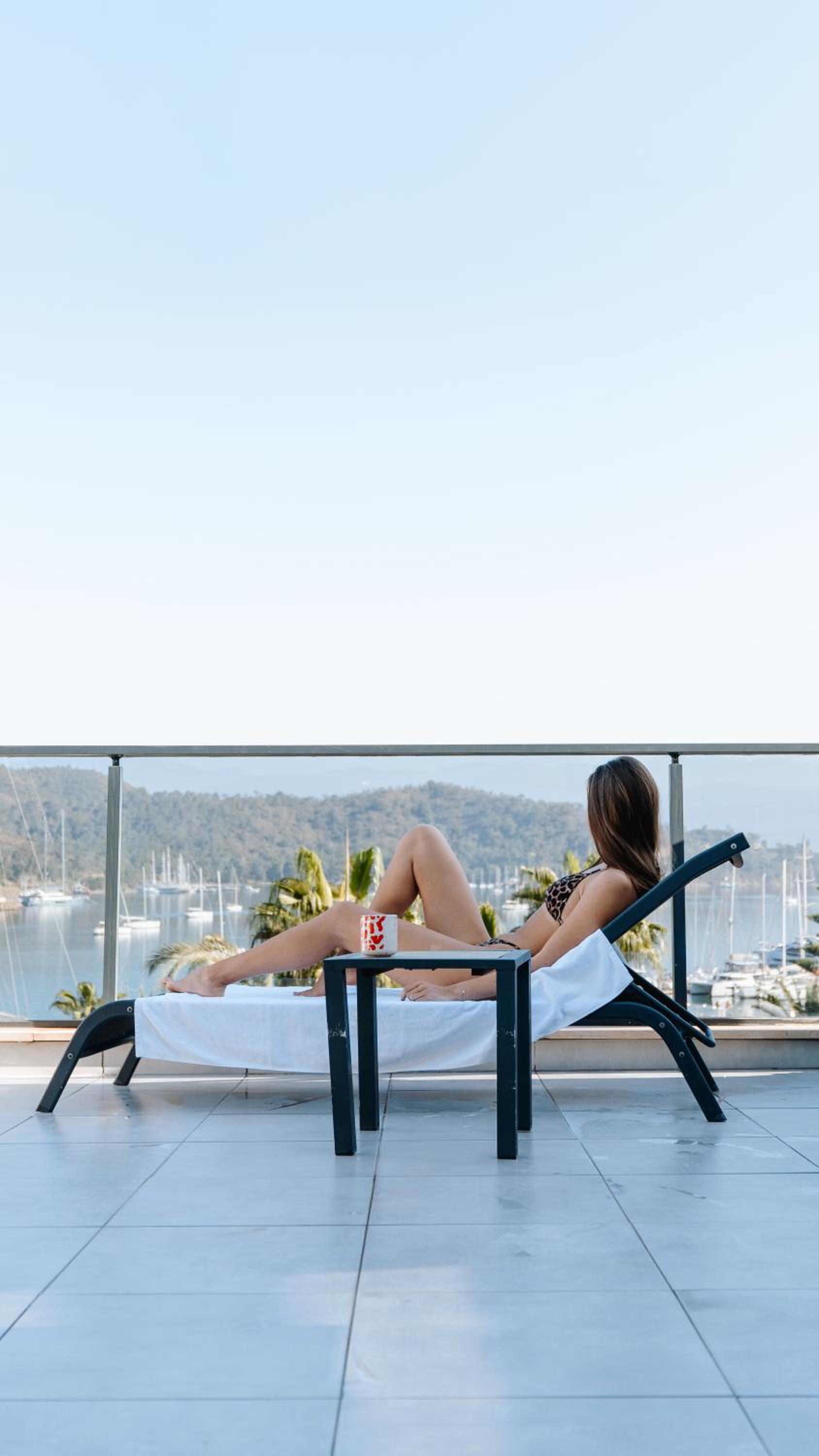 Nakas Suites