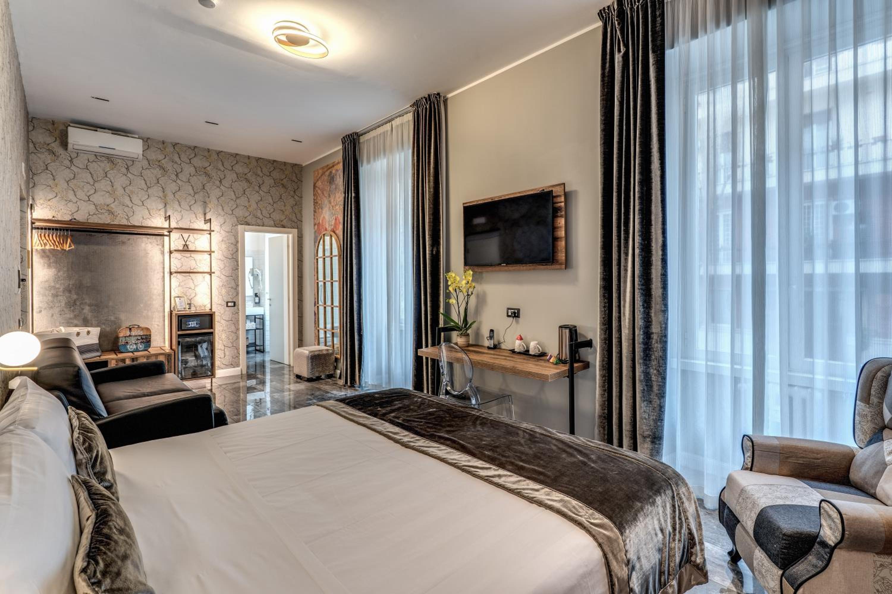 Apollo Boutique Hotel