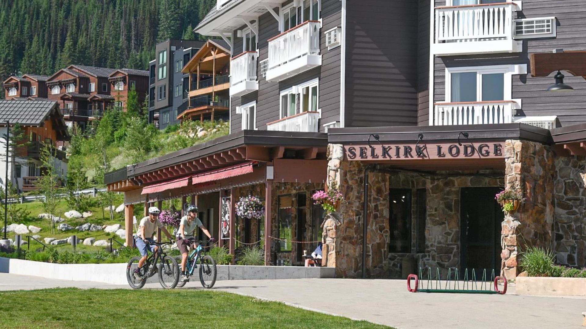 Selkirk Lodge