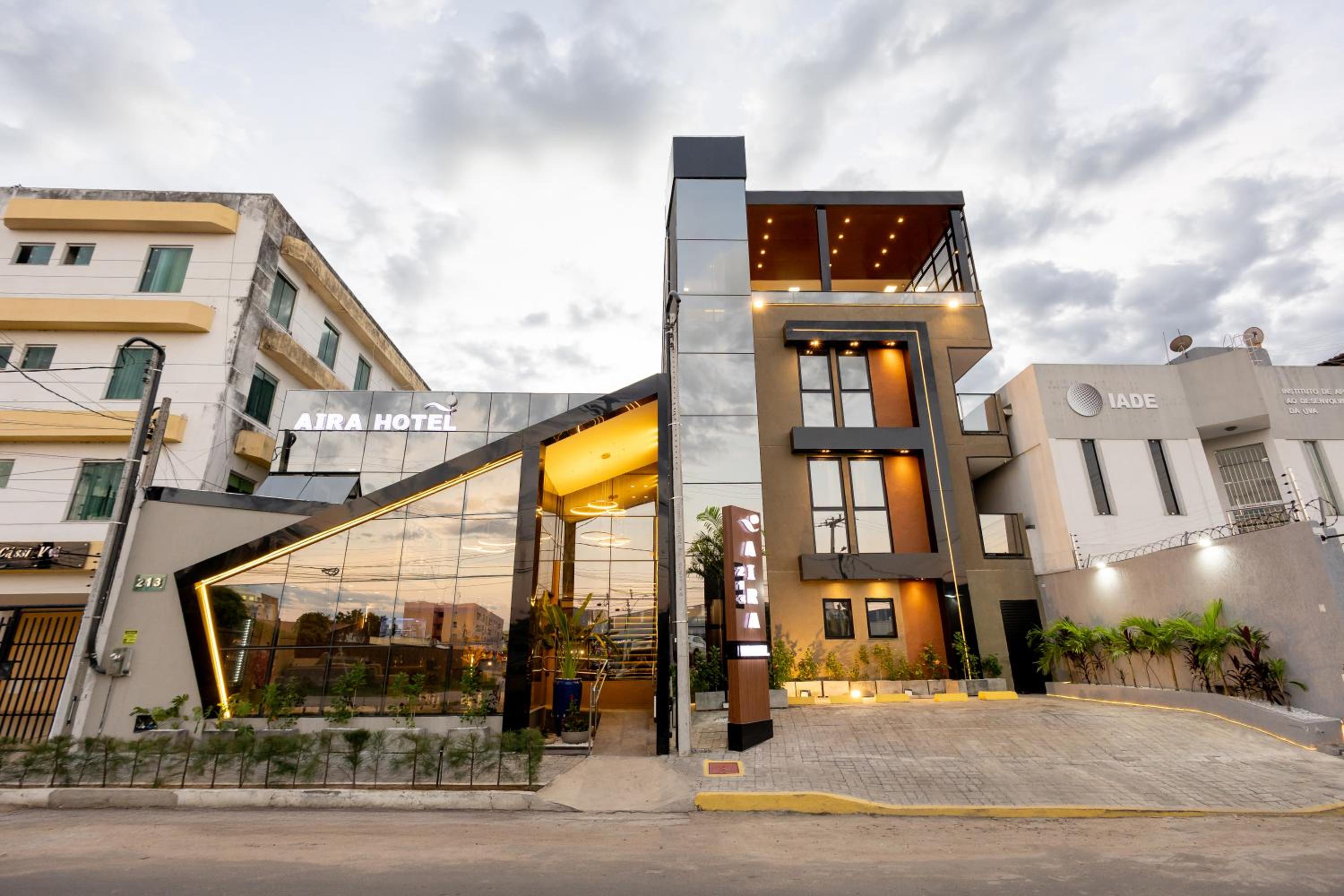 Aira Hotel