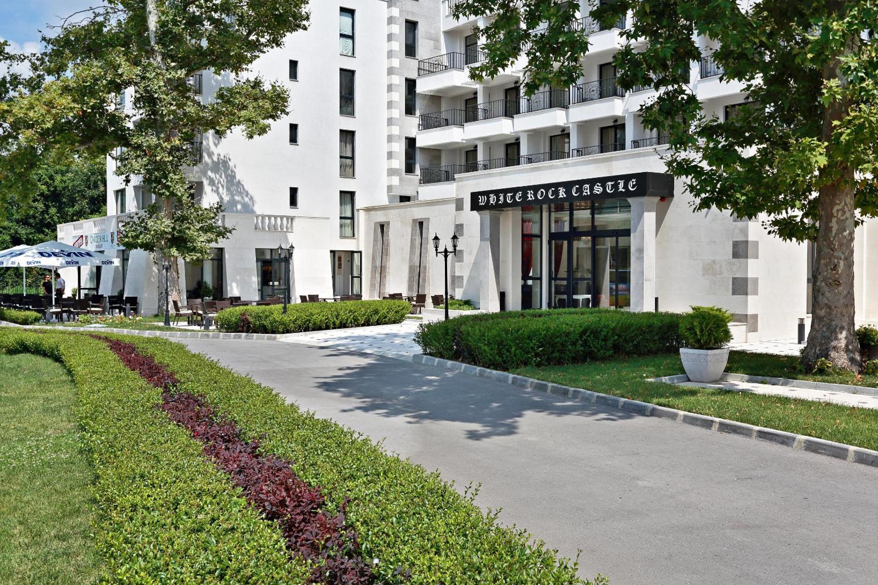 Private Apartments in White Rock Castle Images