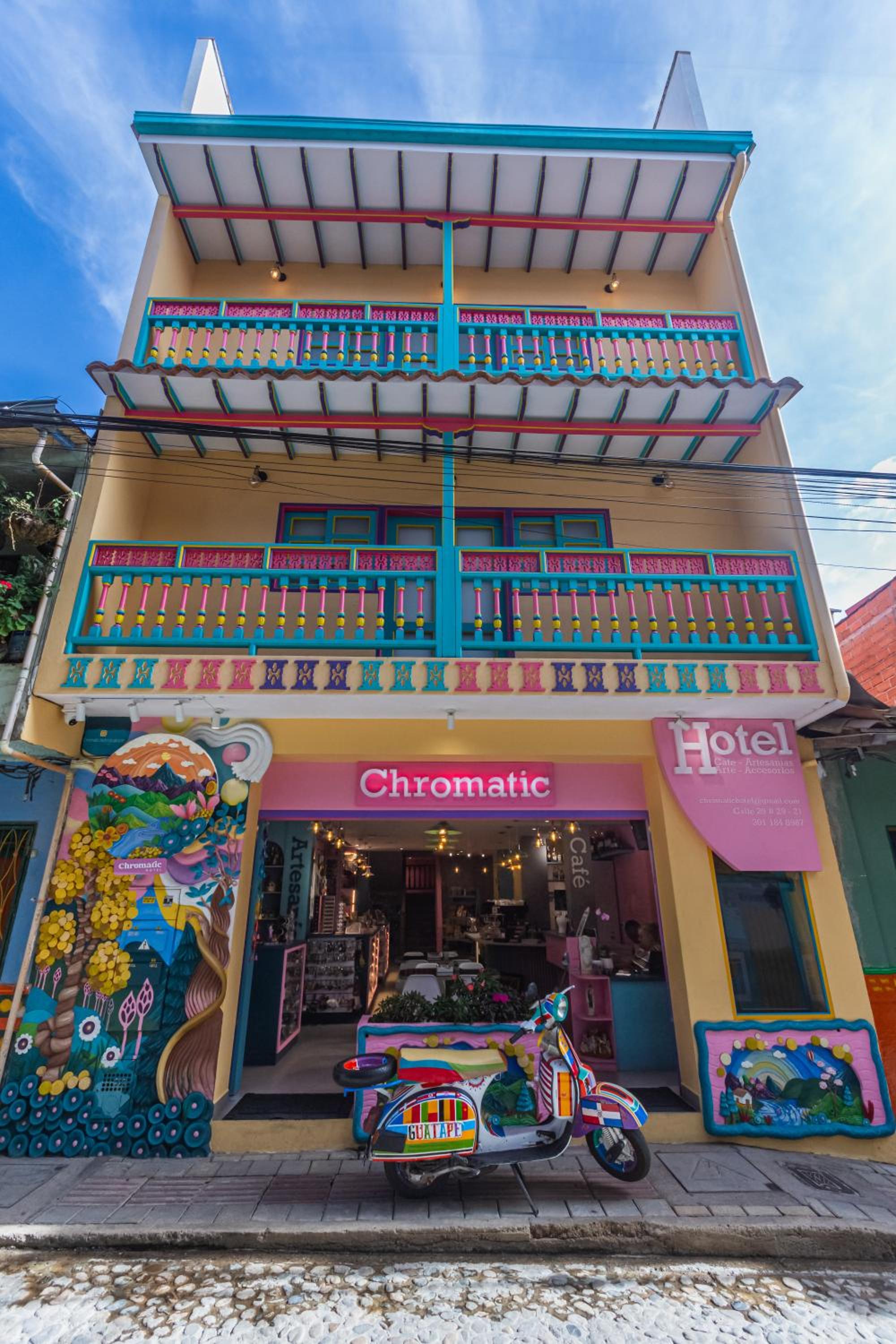 Hotel Chromatic