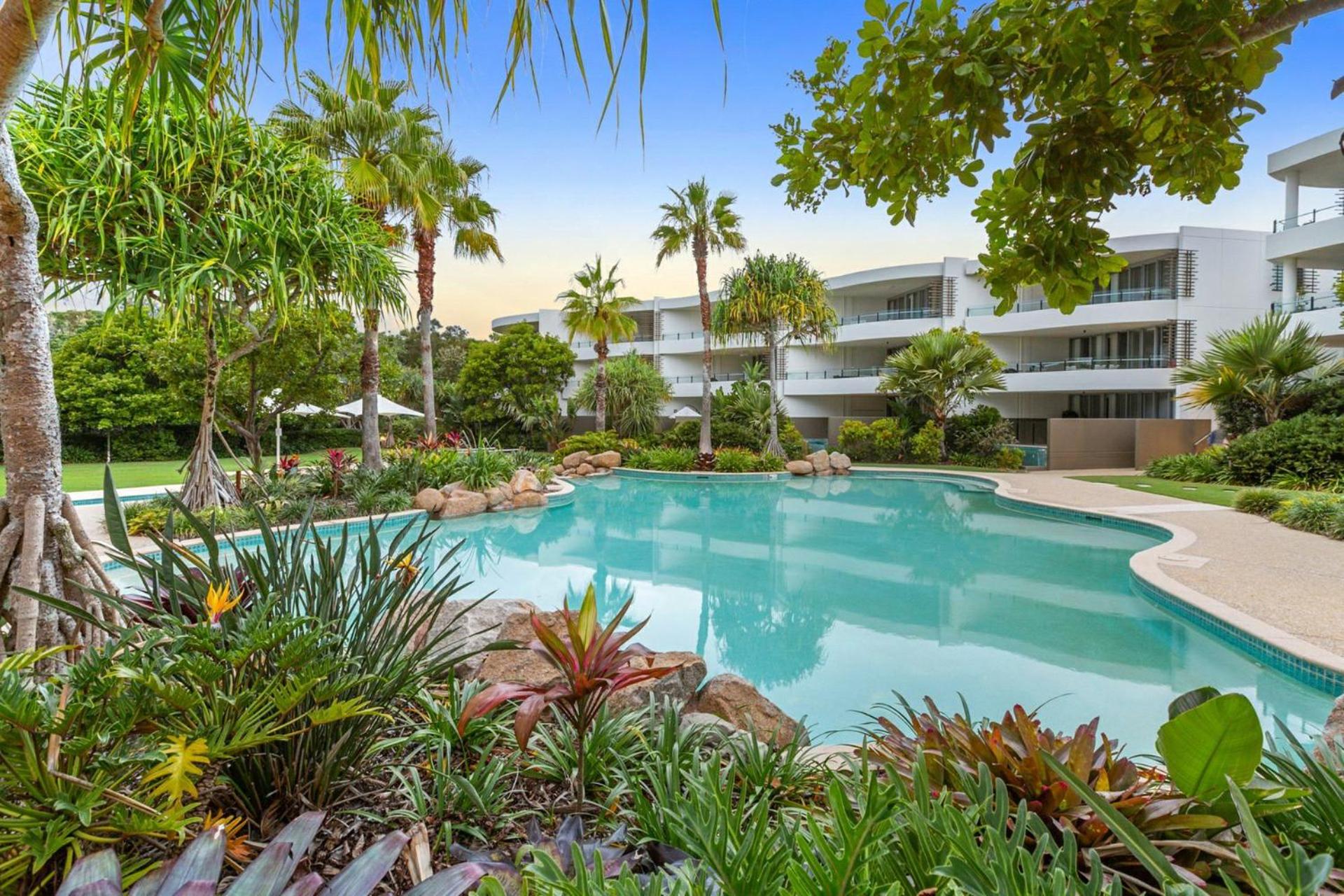 Cotton Beach 97 - Beachfront Complex with Pool