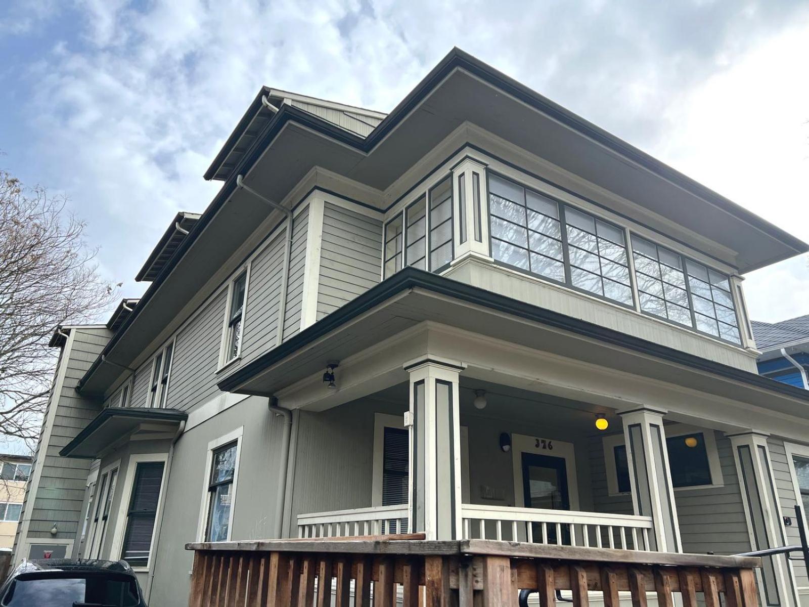 376 Eugene Guest Rooms