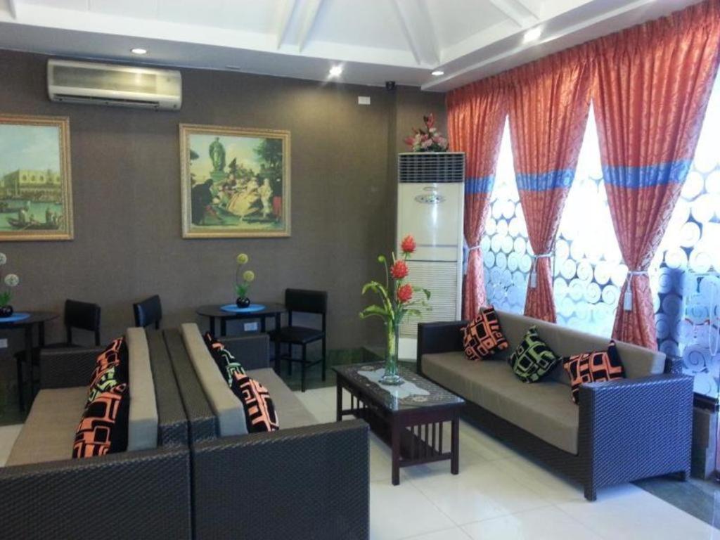 Dreamworld Hotel