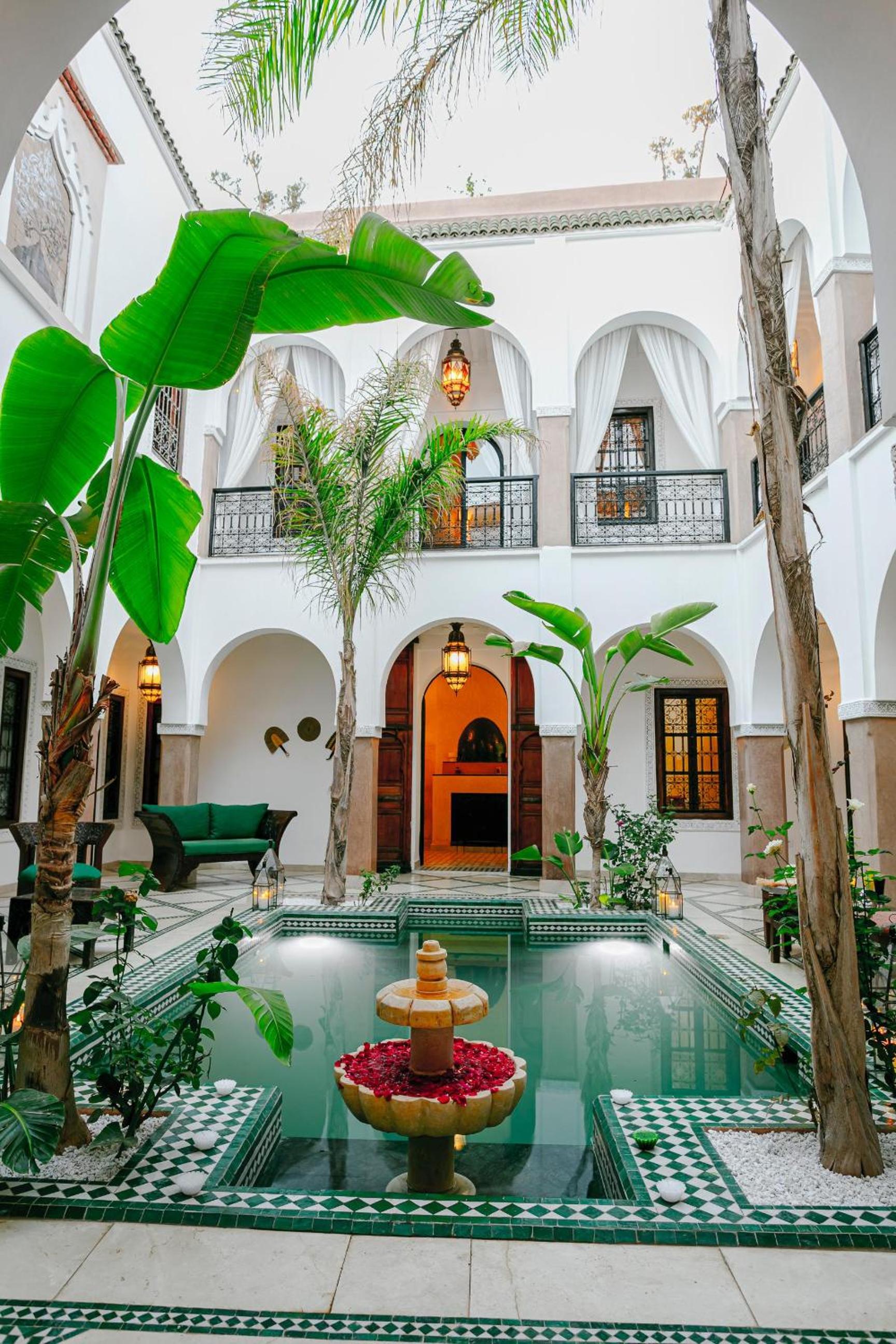 RIAD ELNOUJOUM