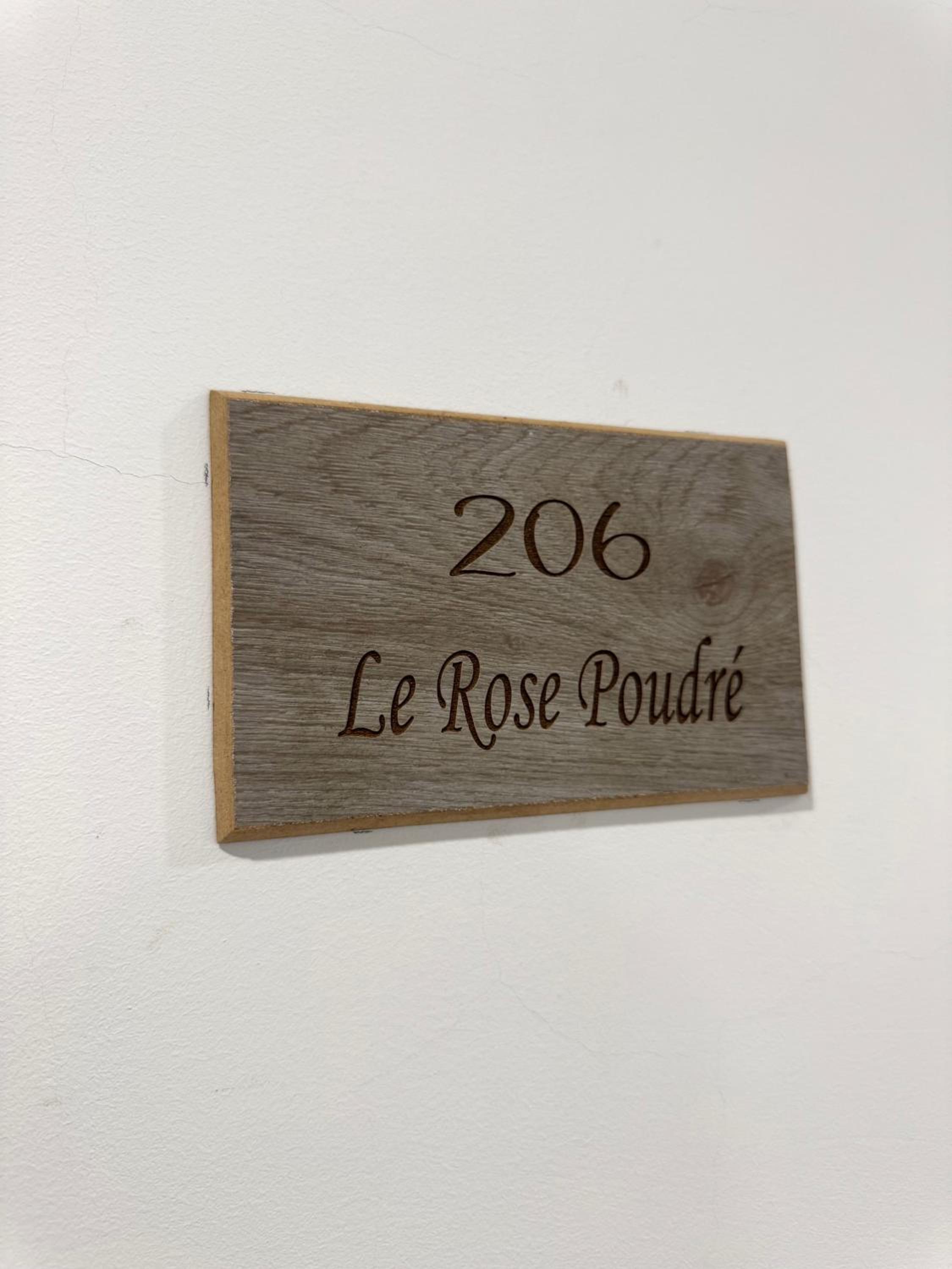 le rose poudré