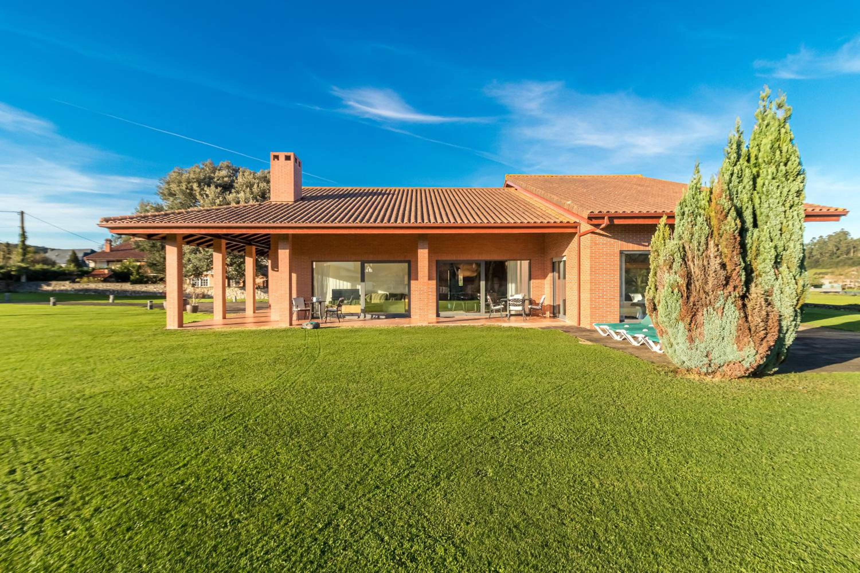 Villa Monasterio