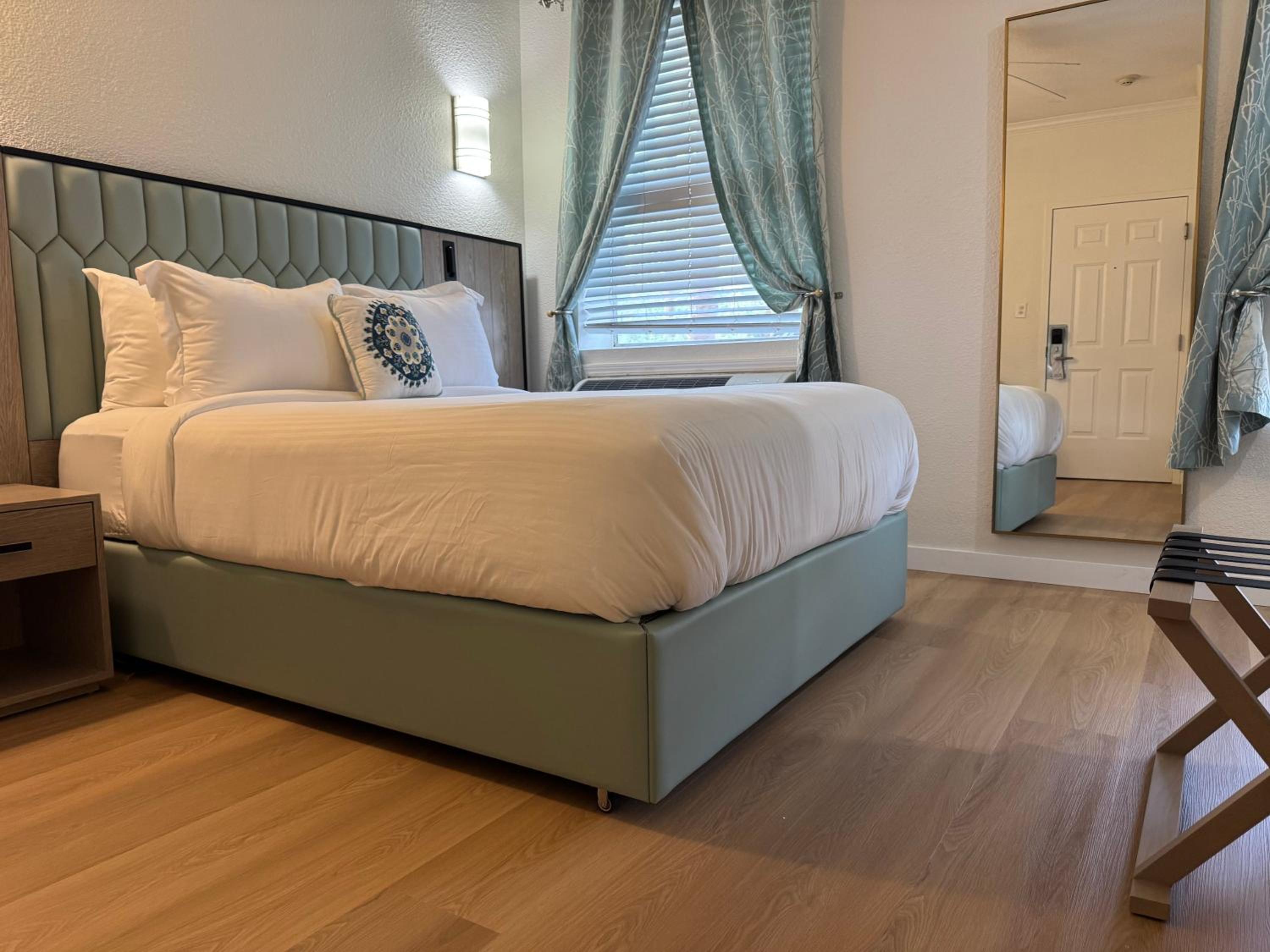 Athens Hotel & Suites