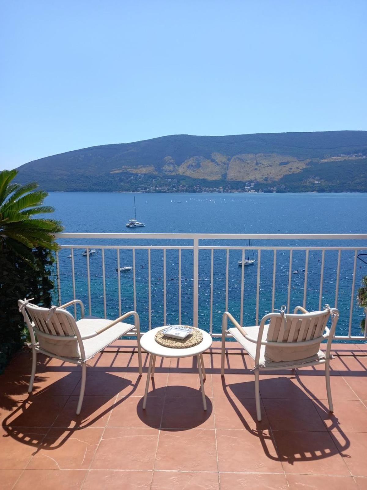 Bay View Apartment