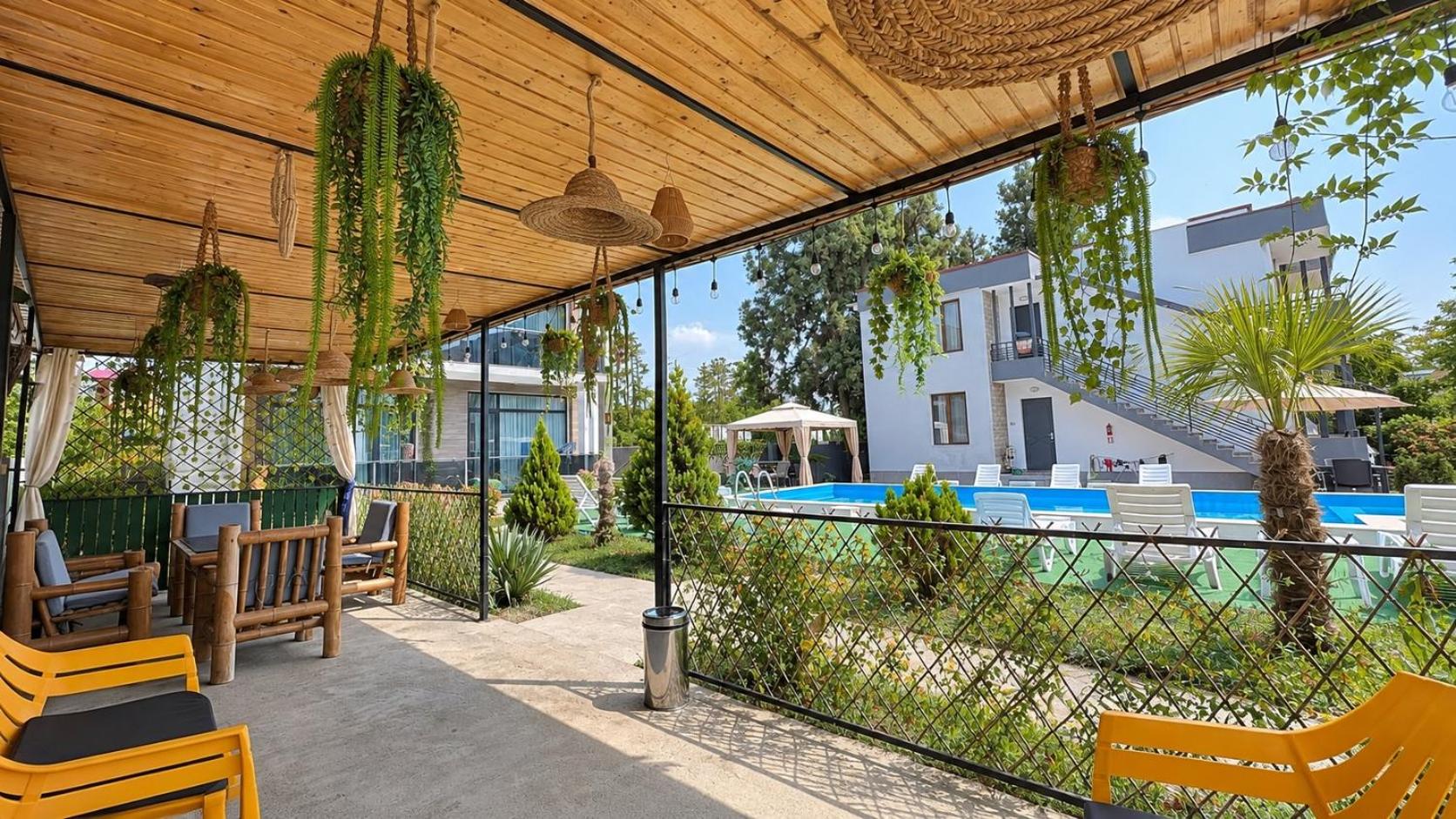 Apollo Plus Cottages