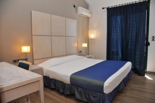 Plaza Hotel - Loutraki - 8