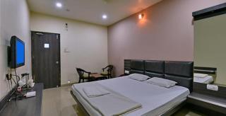 Hotel Saket Heritage - Raigarh - 0