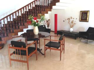 B&B Hollywood - 2
