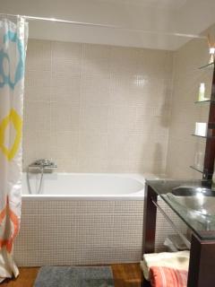 Les Serruriers - Appartement Spacieux avec Terrasse & Parking - 2