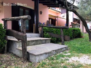 Bed And Bikers - Riano - 2