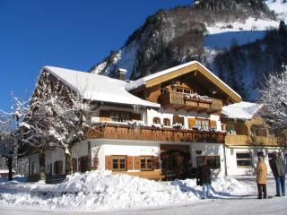 Ferienparadies Spielmannsau - 8