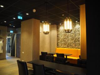 Blossoms City Hotel - 7