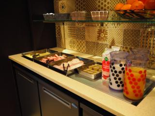Blossoms City Hotel - 1