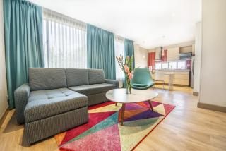 Hotel Plaza Suites - 3