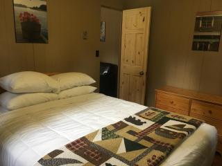 Cloverleaf Cottages - Oxtongue Lake - 4
