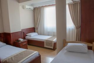 King Hotel - Pejë - 1
