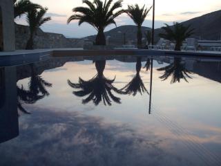 Homer's Inn Hotel - Ios Chora - 2