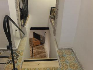 Central old stone Jerusalem apartment - 4