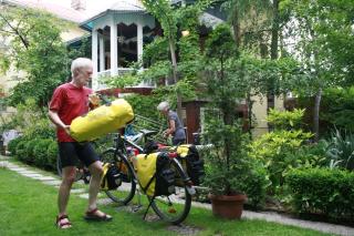 Base for Adventurers - Urban Guerrilla - 0