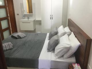 Beachfront Deluxe Apartment - Marsalforn - 5