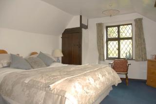 Cleavers Lyng 16th Century Country House - Herstmonceux - 1