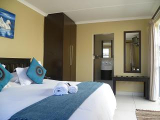 Absolute Cornwall Bed and Breakfast - East London - 4