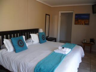 Absolute Cornwall Bed and Breakfast - East London - 5
