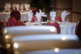 Best Western Plus Baker Street Inn - 8