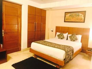 Skylink Suites Bed & Breakfast - New Delhi - 7