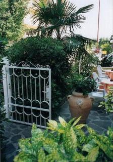 Hotel Rivamare Only Room Breakfast - Cervia - 2