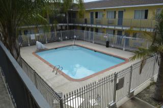 Americas Best Value Inn and Suites Groves - Groves - 7