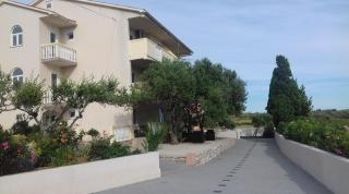 Apartments Zoran - Povljana - 0