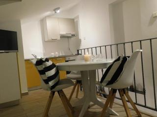 Gina Bed & Breakfast - Tisno - 1