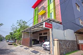 RedDoorz near Trans Studio Mall 2 - 8