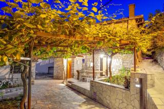 House Obrš - Mošćenička Draga - 2