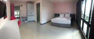 Sakura Budget Hotel - 1