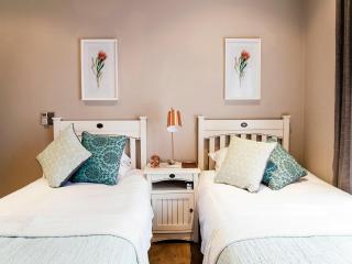 Buffalo Thorn Tree Lodge - Swartruggens - 8