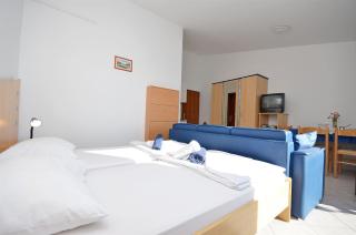 Apartments Mira - Tribunj - 3