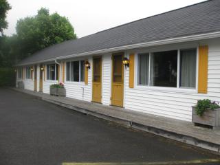 Picket Fence Motel - 7