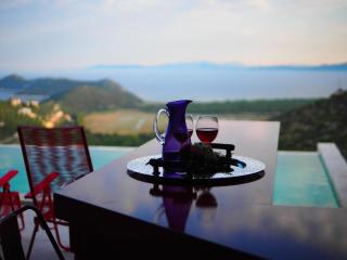 Red Grey Sea View Villa - Schinias - 0