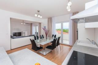 Apartman Mira- Omis - 7