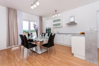 Apartman Mira- Omis - Omiš - 0