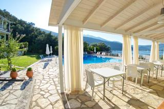 Vliho Bay Suites & Apartments - Yenion - 1